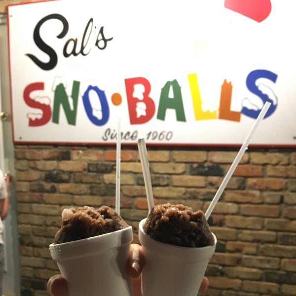 Снимок сделан в Sal&#39;s Sno-Ball Stand пользователем Rebecca S. 8/8/2019