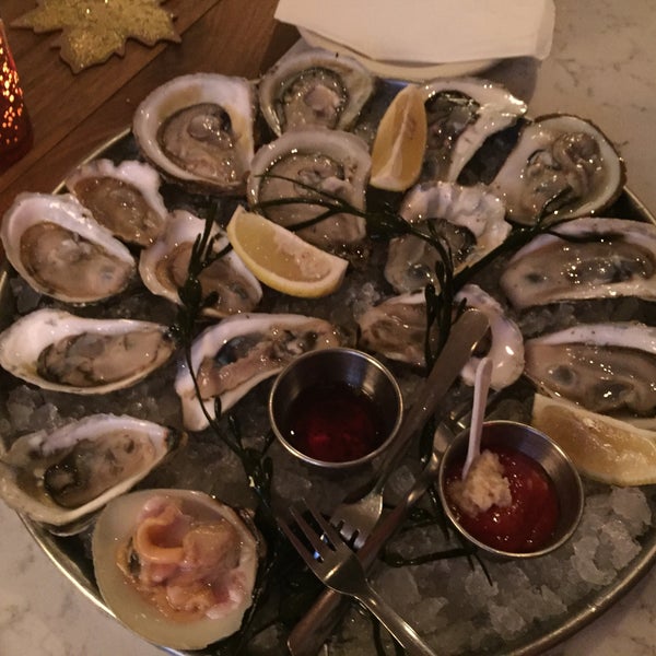 Снимок сделан в Rabia&#39;s Seafood/Oyster Bar &amp; Italian Restaurant пользователем Rebecca S. 10/22/2016