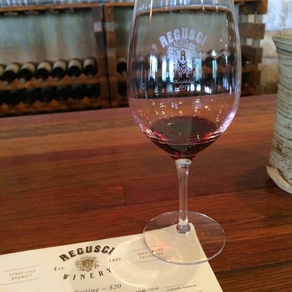Photo prise au Regusci Winery par Rebecca S. le3/10/2015