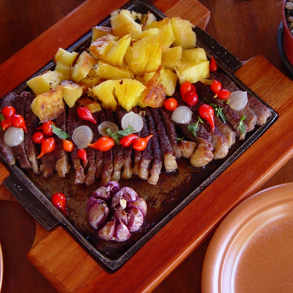 Das Foto wurde bei Barnabé Restaurante e Cachaçaria von Barnabé Restaurante e Cachaçaria am 2/9/2015 aufgenommen