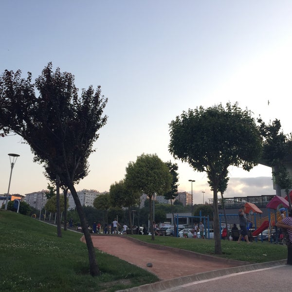 Foto diambil di Meydan Merter oleh sahika c. pada 7/24/2015