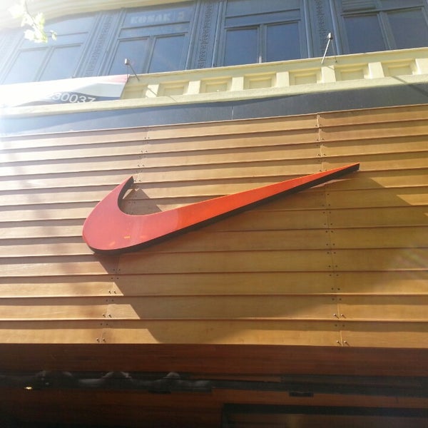 Nike - Centro - Montevideo, Montevideo