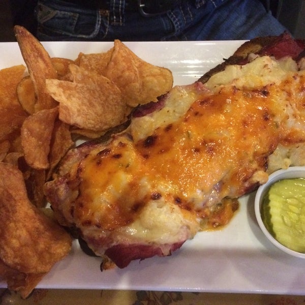 Freestones City Grill American Restaurant in New Bedford