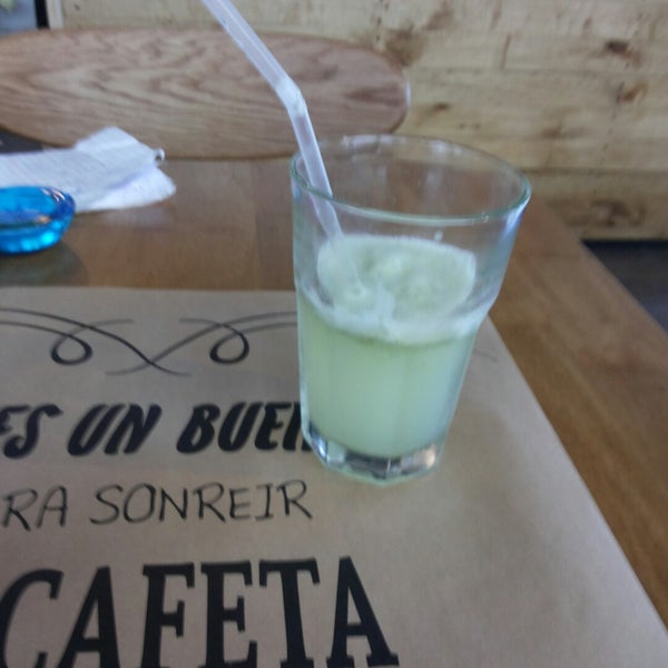 Que hay bebidas frescas sin azúcar!  Exquisita limonada con jenjibre, muy refrescante!