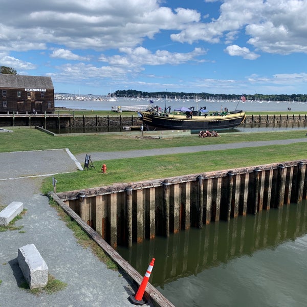 รูปภาพถ่ายที่ Sea Level Oyster Bar โดย Wendy B. เมื่อ 9/8/2019