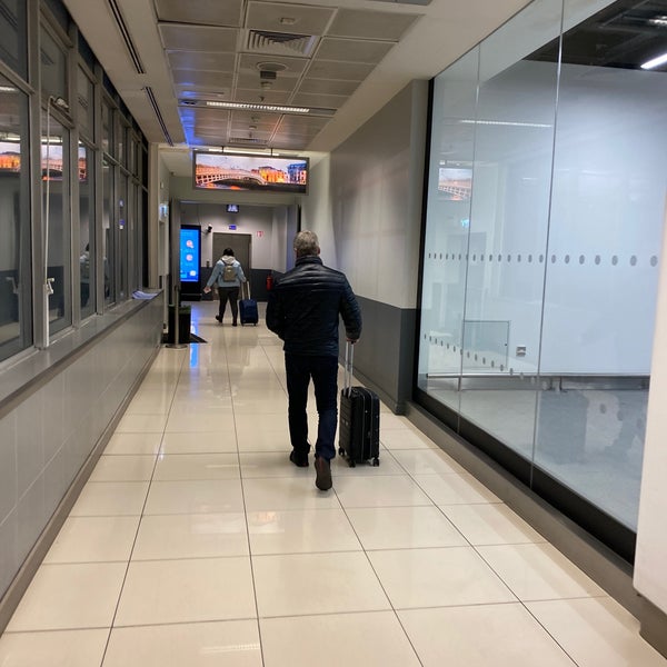 3/5/2020에 Vladimir D.님이 더블린 공항 (DUB)에서 찍은 사진