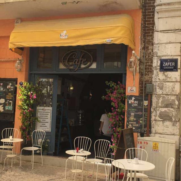 รูปภาพถ่ายที่ Keçi Cafe โดย Şevin เมื่อ 5/1/2017