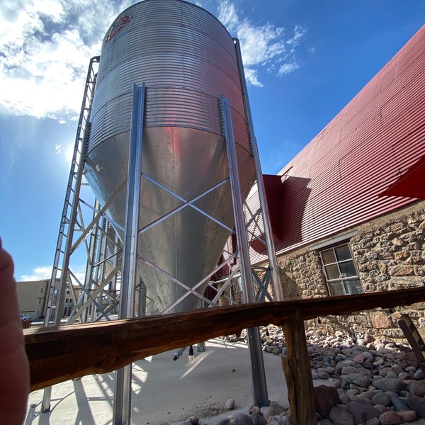 4/1/2021 tarihinde Teresa C.ziyaretçi tarafından Grand Canyon Brewing + Distillery'de çekilen fotoğraf