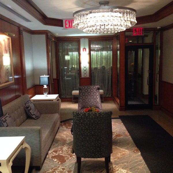 Foto diambil di Washington Jefferson Hotel oleh Jason T. pada 2/25/2014