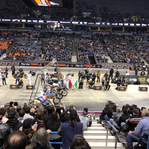 Das Foto wurde bei BMO Harris Bradley Center von Jason T. am 2/24/2018 aufgenommen