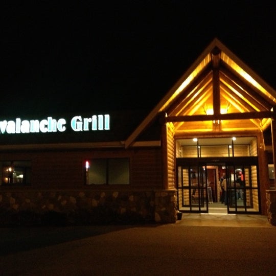 Photo taken at Alpine Lanes and Avalanche Grill by Jason T. on 10/27/2012