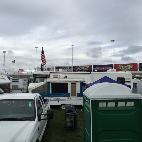 รูปภาพถ่ายที่ Chicagoland Speedway โดย Jason T. เมื่อ 9/19/2015