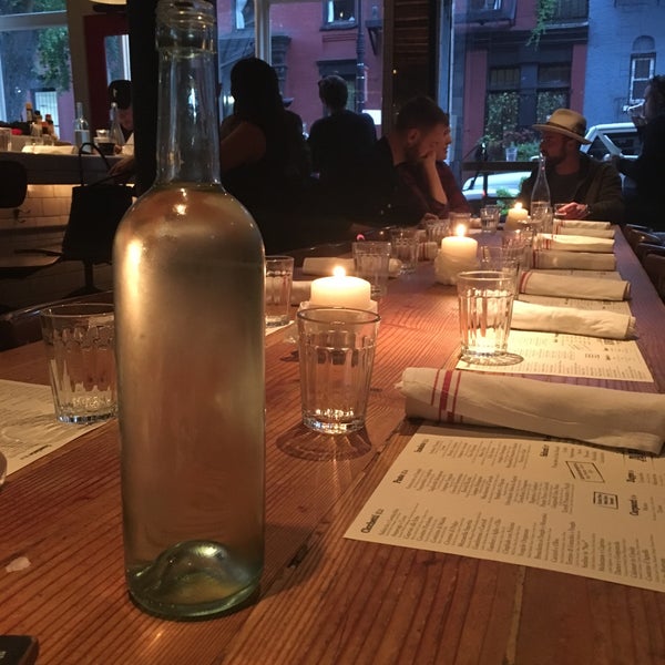 10/10/2016 tarihinde Nick O.ziyaretçi tarafından Aria Wine Bar'de çekilen fotoğraf