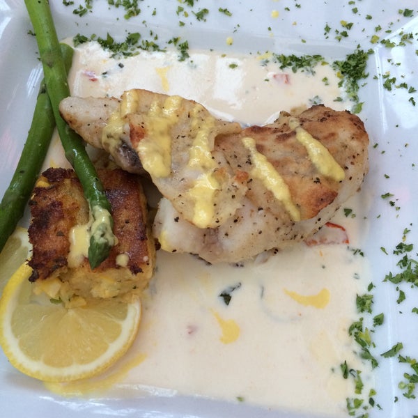 2/9/2015에 Nick O.님이 Fat Fish Cantina Grill에서 찍은 사진