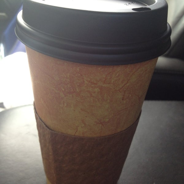 Foto tirada no(a) Grounded Coffee por Dr. Katy N. em 8/14/2013