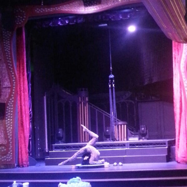 รูปภาพถ่ายที่ The ACT Nightclub Las Vegas โดย Nic C. เมื่อ 7/22/2013