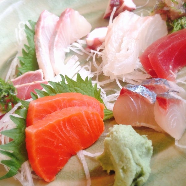 Photo taken at Sushi Hachi by Cari L. on 7/25/2014