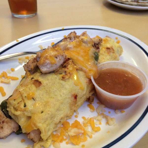 Photo taken at IHOP by Ana A. on 12/6/2014
