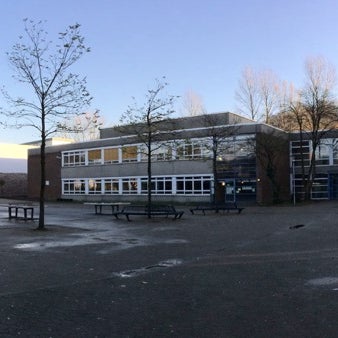 Marie-Curie-Gymnasium - High School in Düsseldorf