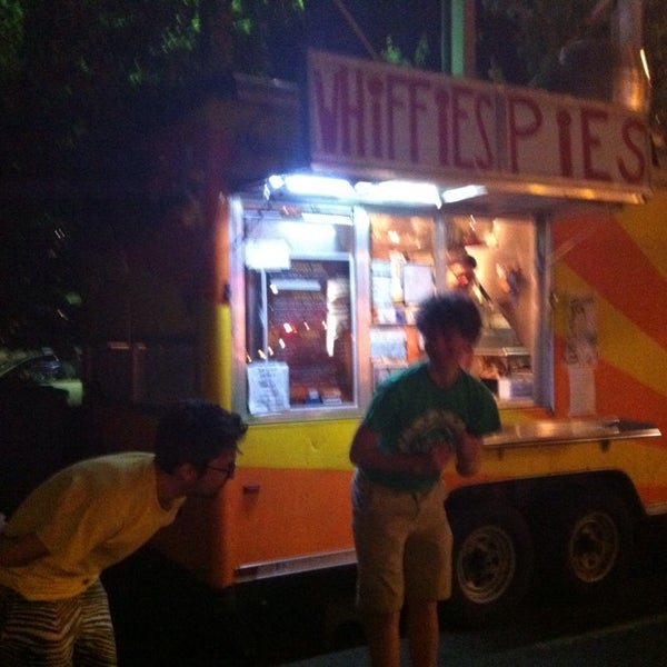 Foto diambil di Whiffies Fried Pies oleh Conrad B. pada 6/19/2014