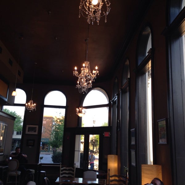 4/10/2014 tarihinde Tyler L.ziyaretçi tarafından Iron Bank Coffee Co.'de çekilen fotoğraf