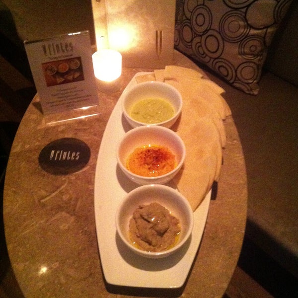 Try the med dips platter.... red pepper hummus, babaganous, caramelised onion & cream cheese! served with pitta bread
