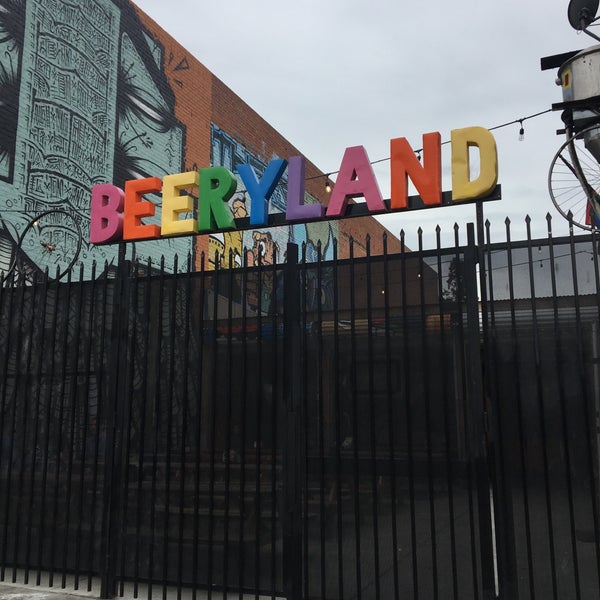 4/5/2018에 Peggy L.님이 Telegraph Bar and Beer Garden에서 찍은 사진