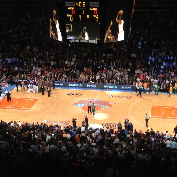 รูปภาพถ่ายที่ Madison Square Garden โดย John P. เมื่อ 4/24/2013