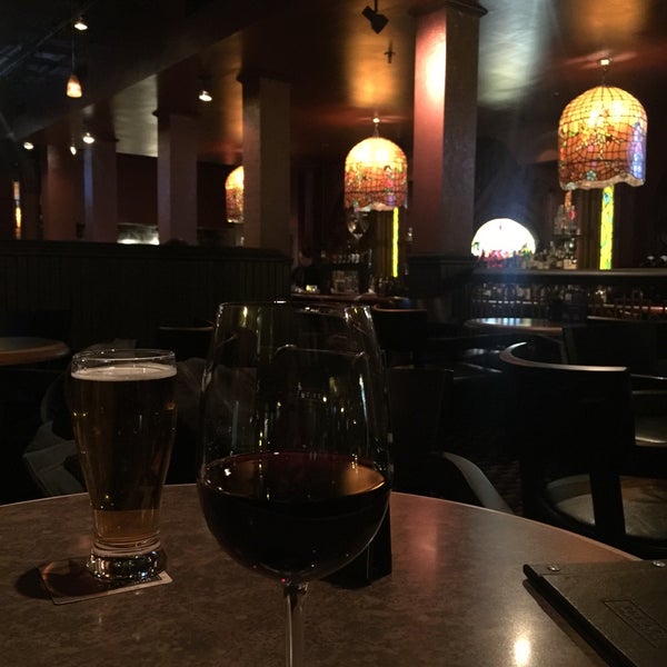Foto diambil di The Keg Steakhouse + Bar - Vieux Montreal oleh lindai l. pada 11/21/2017
