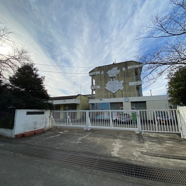 Foto Di 長井崎中学校 4 Consigli