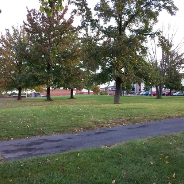 Foto tirada no(a) Northampton Community College por Jon G. em 10/12/2013