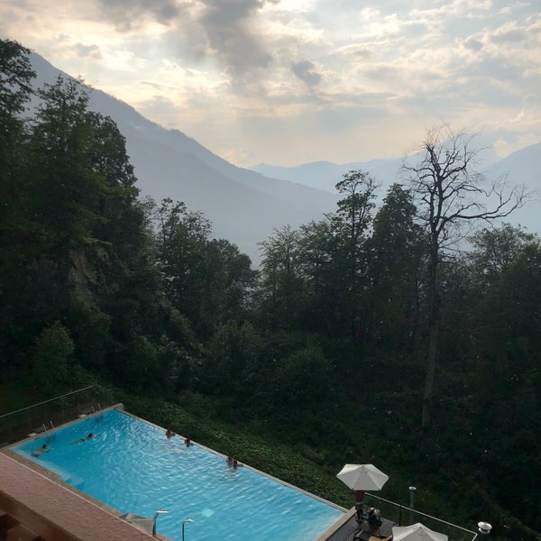 Грин флоу бассейн. Сочи грин флоу бассейн. Грин флоу красная поляна. Грин флоу отель красная поляна. Грин флоу отель красная поляна.