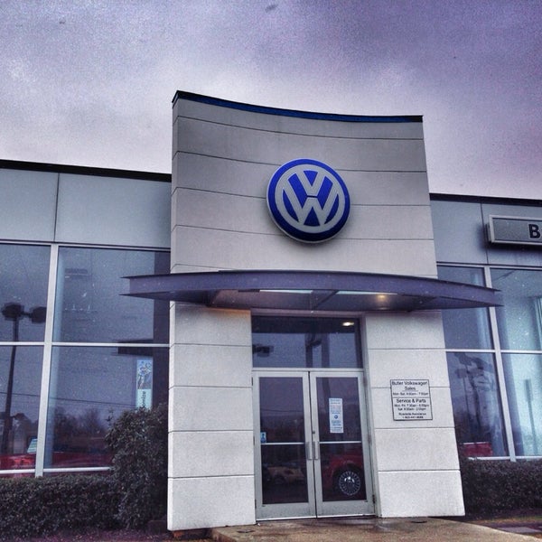 Das Foto wurde bei Butler Volkswagen von ᴡ T. am 2/13/2014 aufgenommen