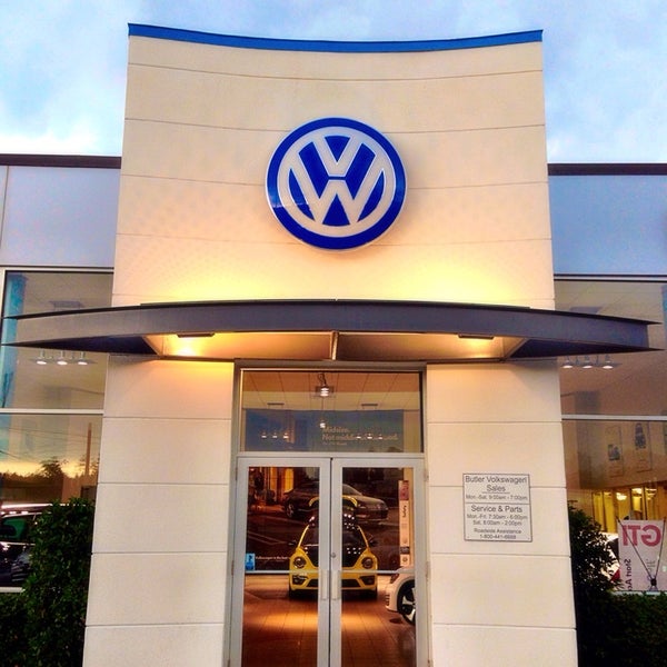 Das Foto wurde bei Butler Volkswagen von ᴡ T. am 6/23/2014 aufgenommen