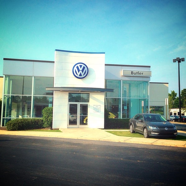 Das Foto wurde bei Butler Volkswagen von ᴡ T. am 7/9/2014 aufgenommen