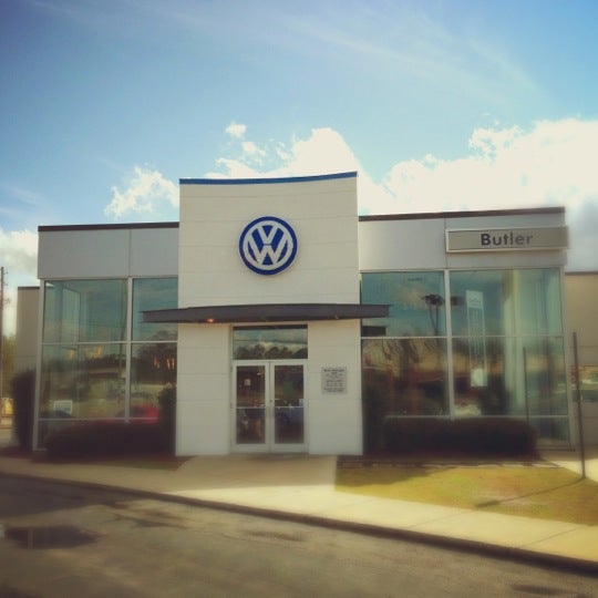 Das Foto wurde bei Butler Volkswagen von ᴡ T. am 2/19/2013 aufgenommen