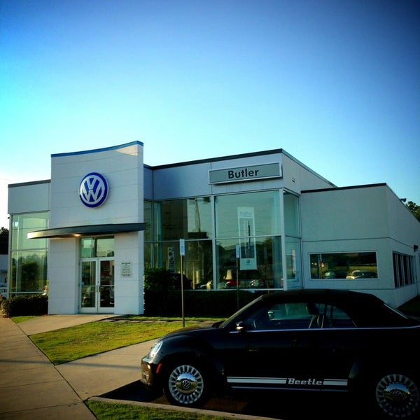 Das Foto wurde bei Butler Volkswagen von ᴡ T. am 9/14/2013 aufgenommen