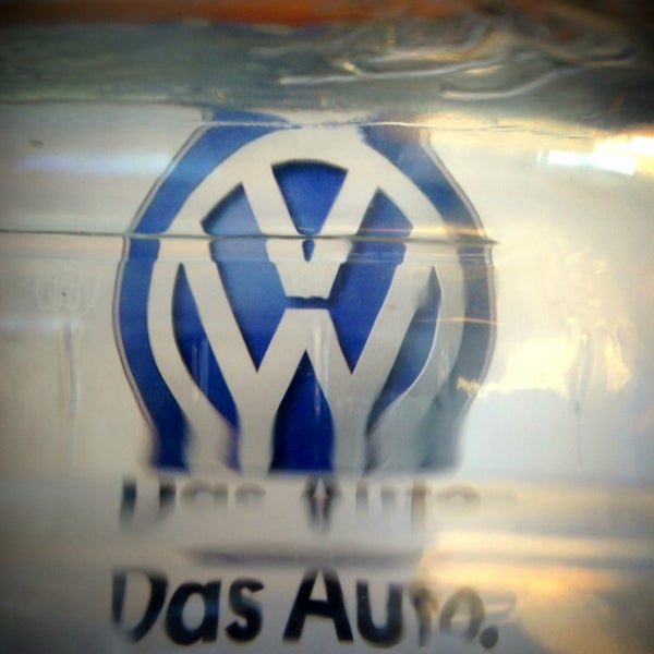 Das Foto wurde bei Butler Volkswagen von ᴡ T. am 9/10/2013 aufgenommen