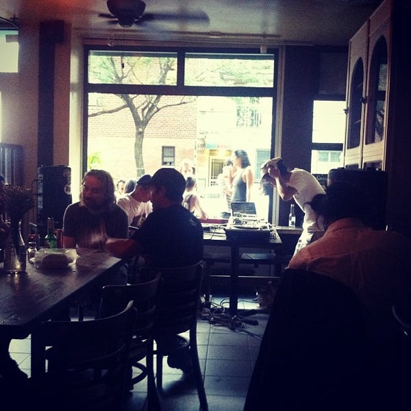7/27/2013にTyler S.がSimple Cafeで撮った写真