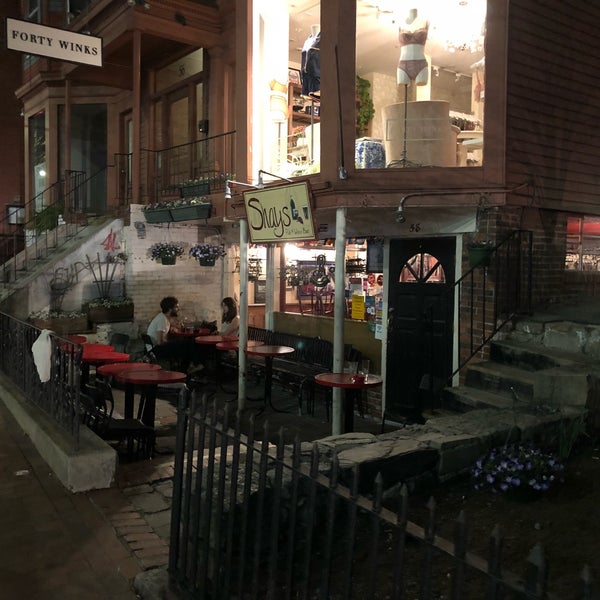 5/3/2018 tarihinde Omar M.ziyaretçi tarafından Shays Pub &amp; Wine Bar'de çekilen fotoğraf