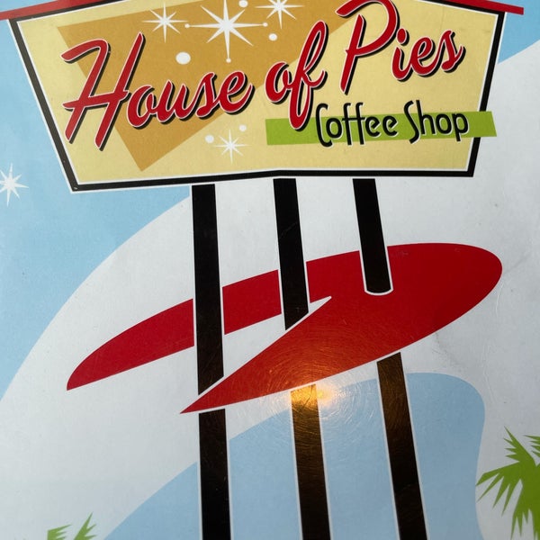 Foto tirada no(a) House of Pies por Andrew P. em 6/19/2021