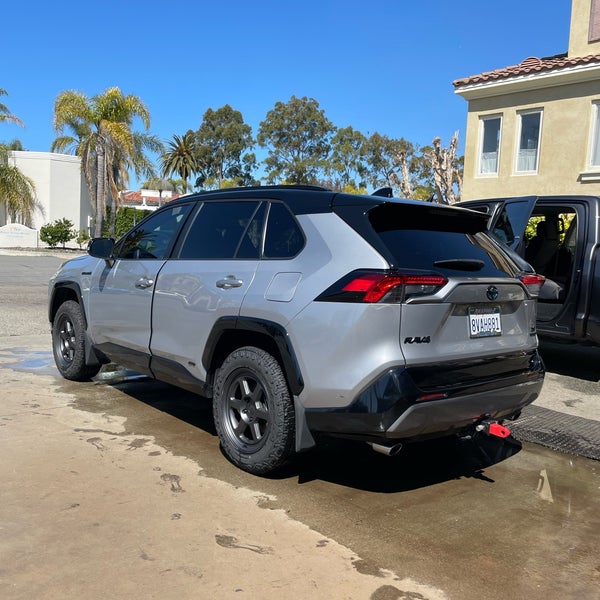 Bubble Bath Hand Car Wash Automotive Repair Shop in Torrance