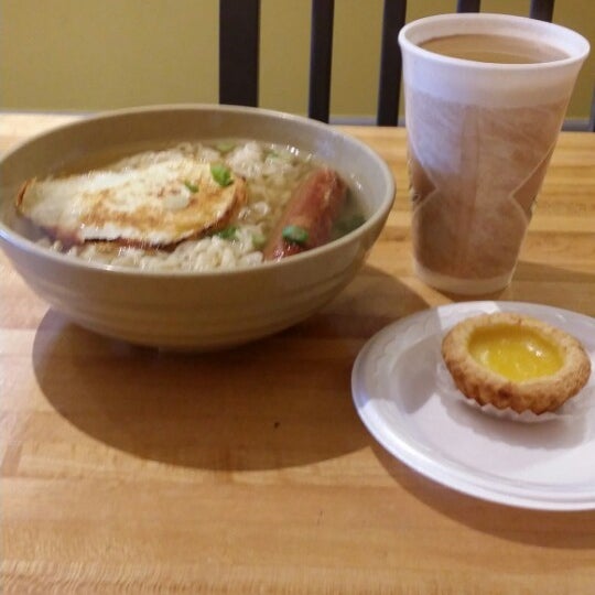 Foto scattata a Asian Bakery Cafe da Angel GS 婉. il 10/27/2014