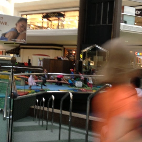 รูปภาพถ่ายที่ Lakeforest Mall โดย Angel GS 婉. เมื่อ 9/26/2012