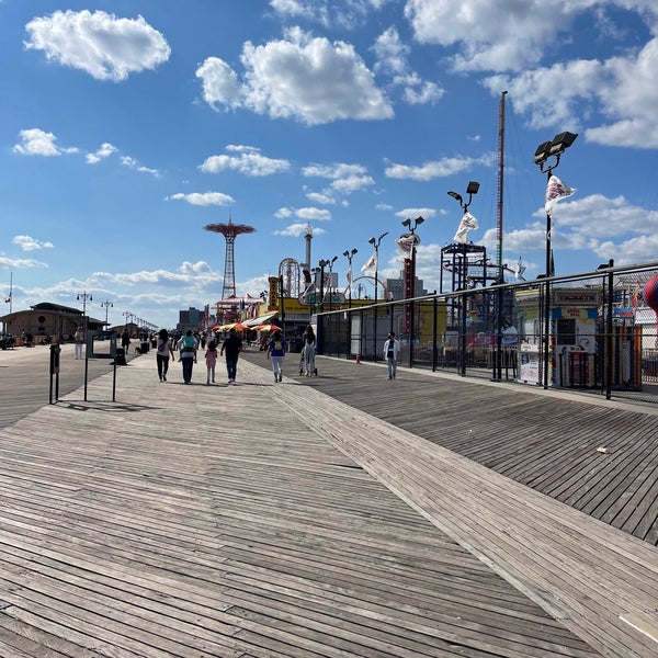 Foto tomada en Coney Island Beach &amp; Boardwalk  por Diane S. el 9/19/2023