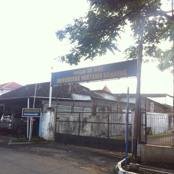 Universitas Nurtanio Bandung - 300 ziyaretçidan 4 tavsiye