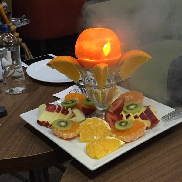 Foto diambil di Monarchi | Cafe ve Restaurant oleh Uğurcan A. pada 1/2/2016