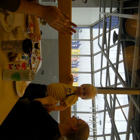Das Foto wurde bei IKEA Pittsburgh Restaurant &amp; Cafe von Jana R. am 10/7/2012 aufgenommen