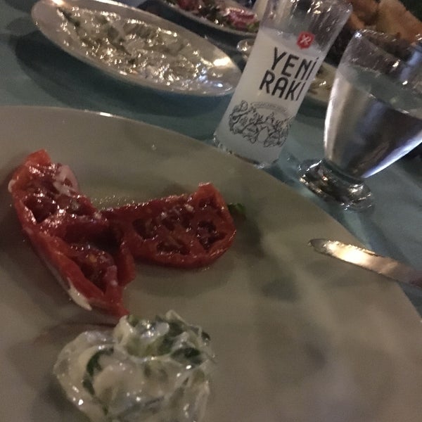 Das Foto wurde bei Hayma Restaurant von Ismail C. am 7/30/2019 aufgenommen