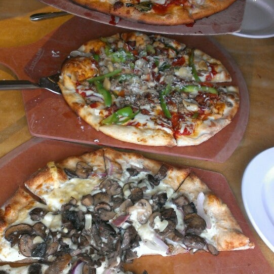 Foto tomada en PW Pizza  por Ileana V. el 6/29/2013